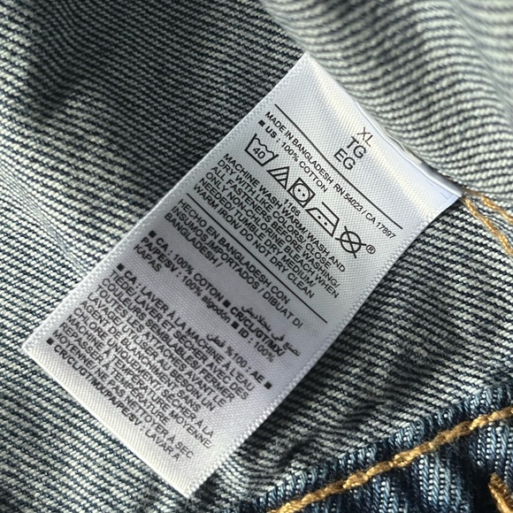 Old Navy Blue Jean Jacket XL - Picture 6 of 9